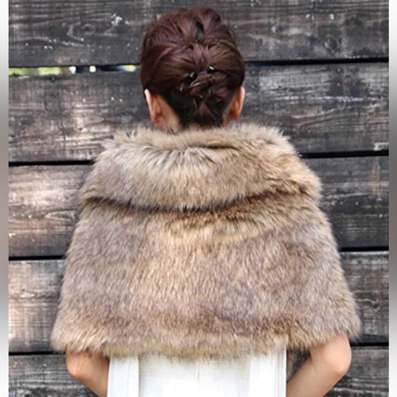 Faux fur wrap/shawl - Picture 2 of 10